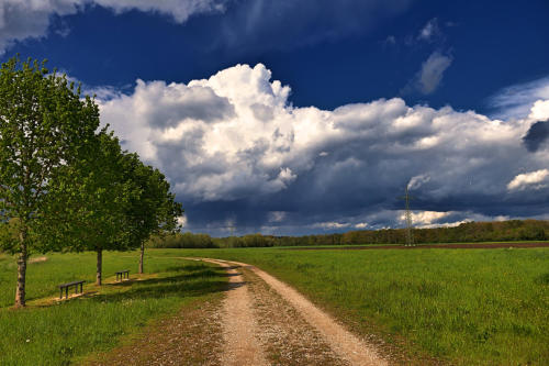 Mai 2021: Bizarre Wolkengebilde beherrschen die Szenerie im Mindeltal