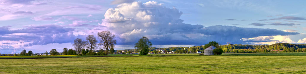 Thannhausen wird 'erdrückt' von einer riesigen Wolke.