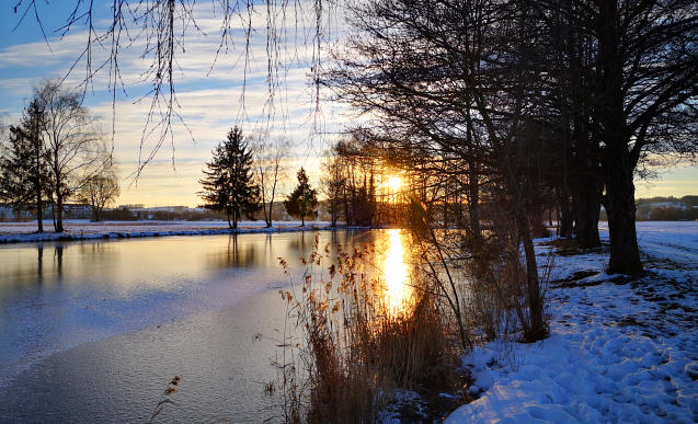 "Eisiger Sonnenuntergang" - ein Weiher an der B 300 - 14. Februar 2021