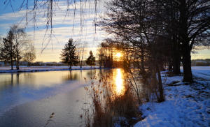 "Eisiger Sonnenuntergang" - ein Weiher an der B 300 - 14. Februar 2021